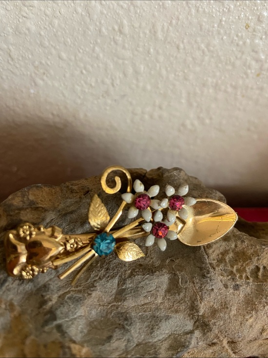 Vintage Jewelry - Vintage 50s Coro Spoon Enamel & Rhinestoned Flowers Broach